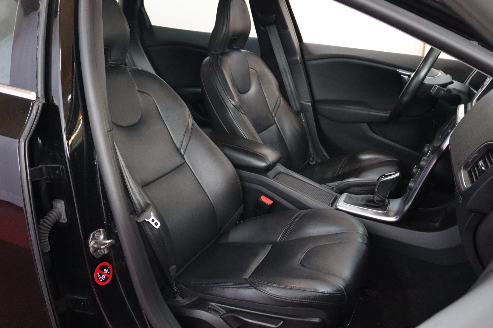 VOLVO V40 21