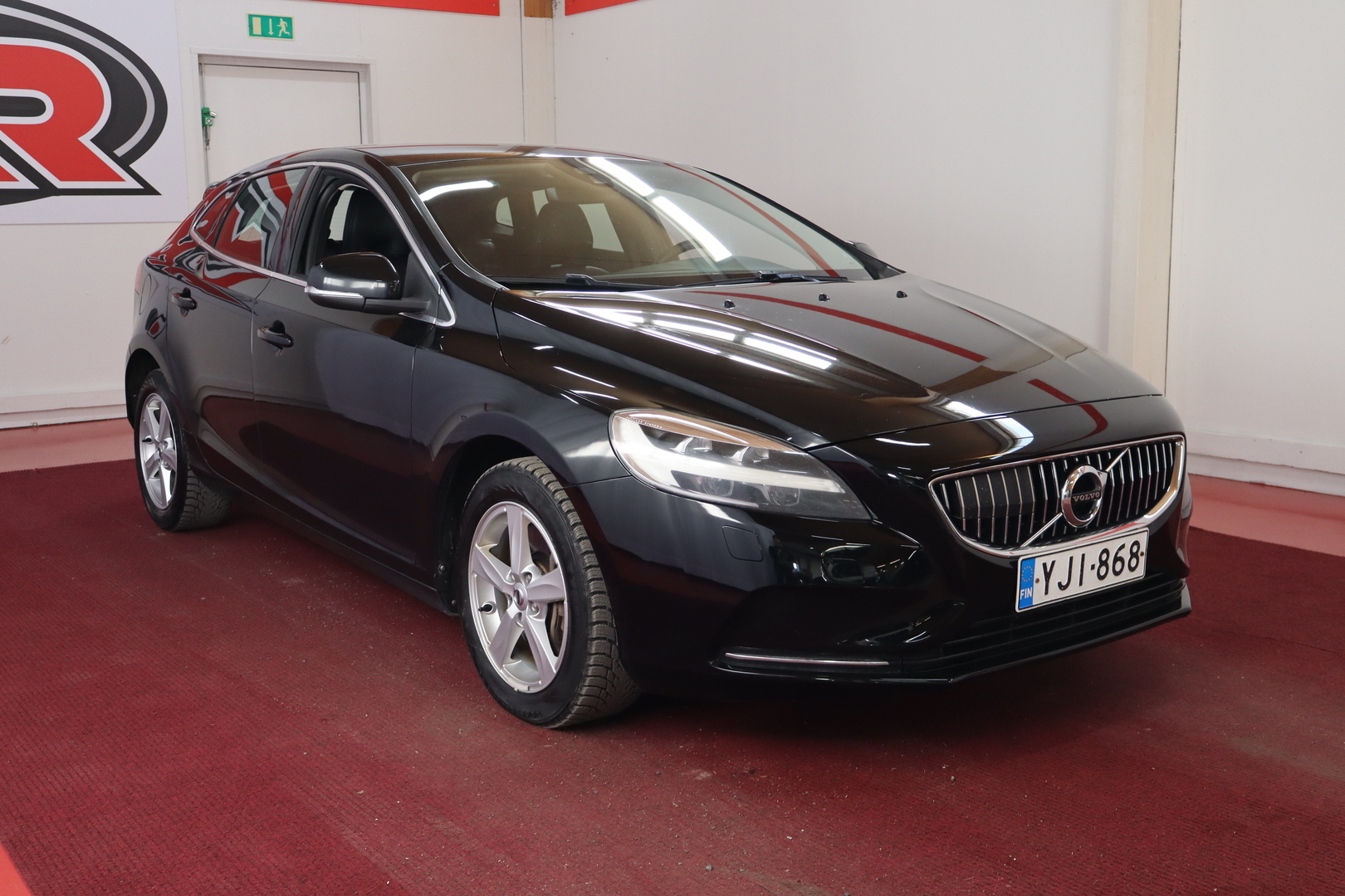 VOLVO V40 5
