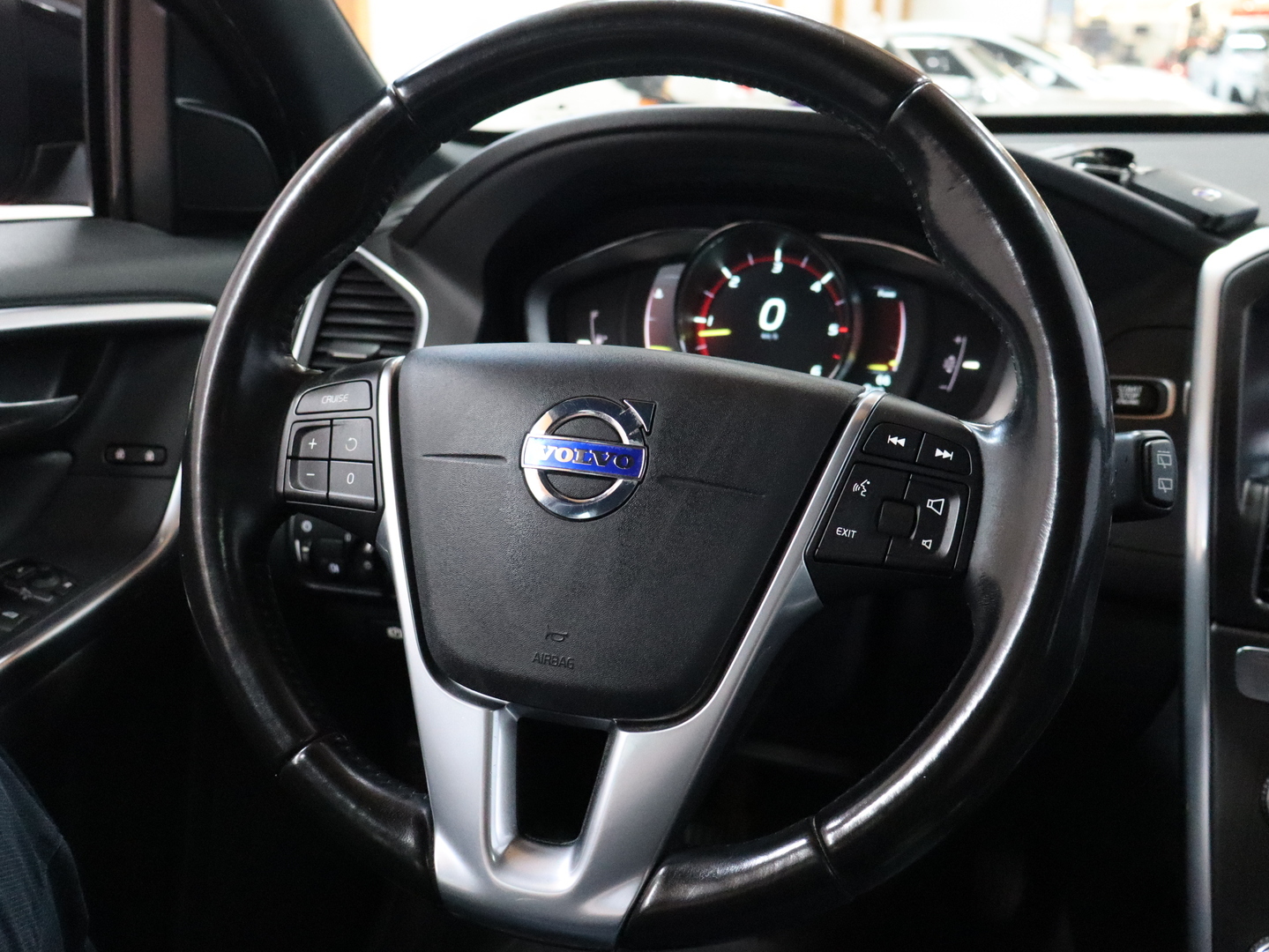 VOLVO XC60 2015