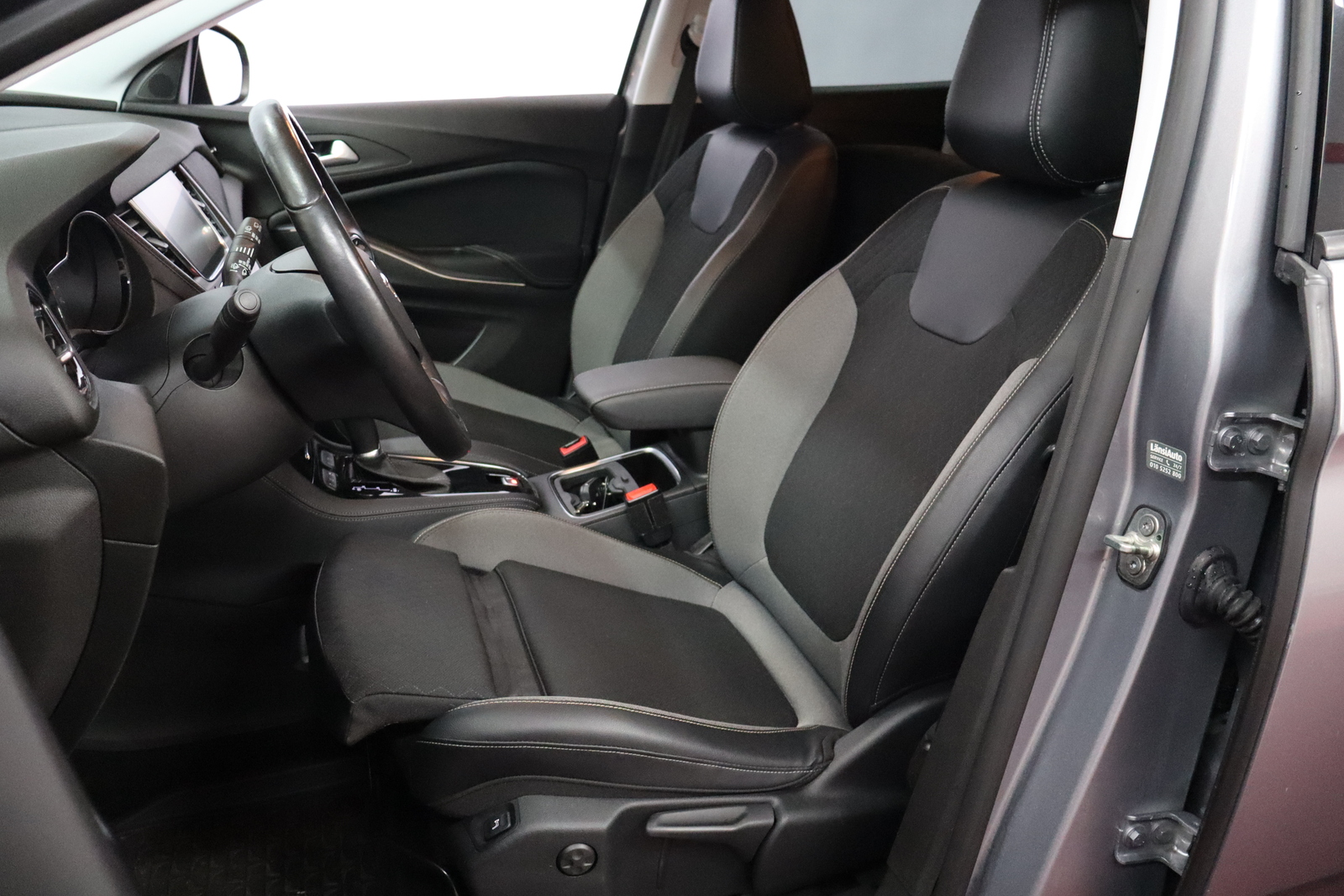OPEL Grandland X 11