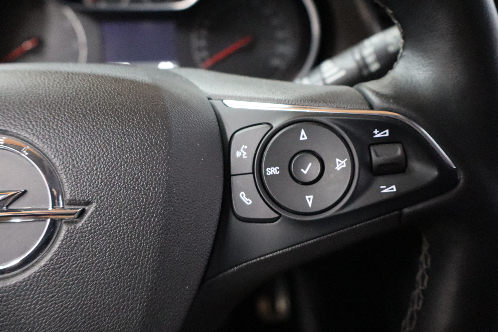 OPEL Grandland X 16