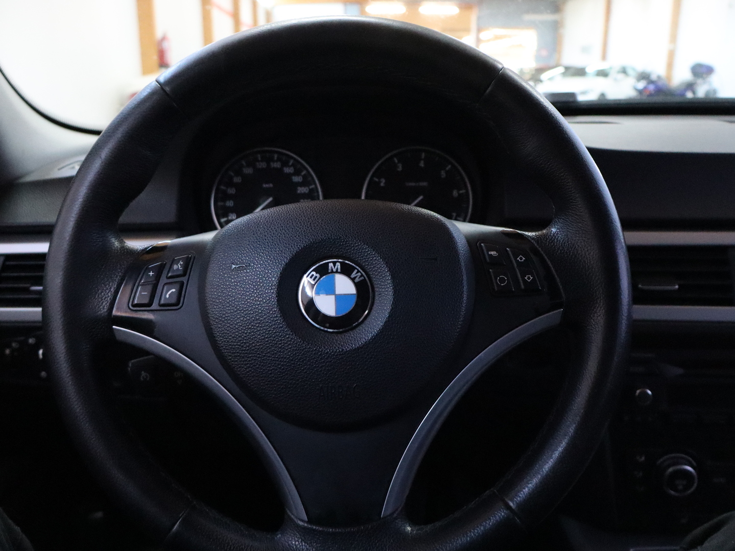 BMW 320 2008