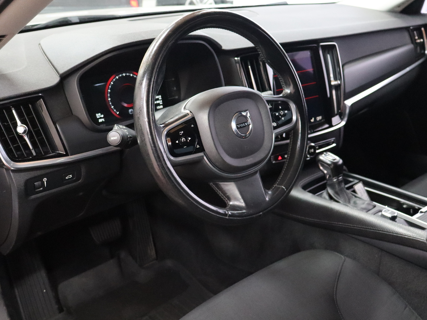 VOLVO V90 2016