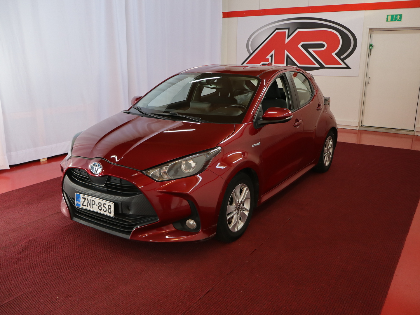 TOYOTA Yaris 1
