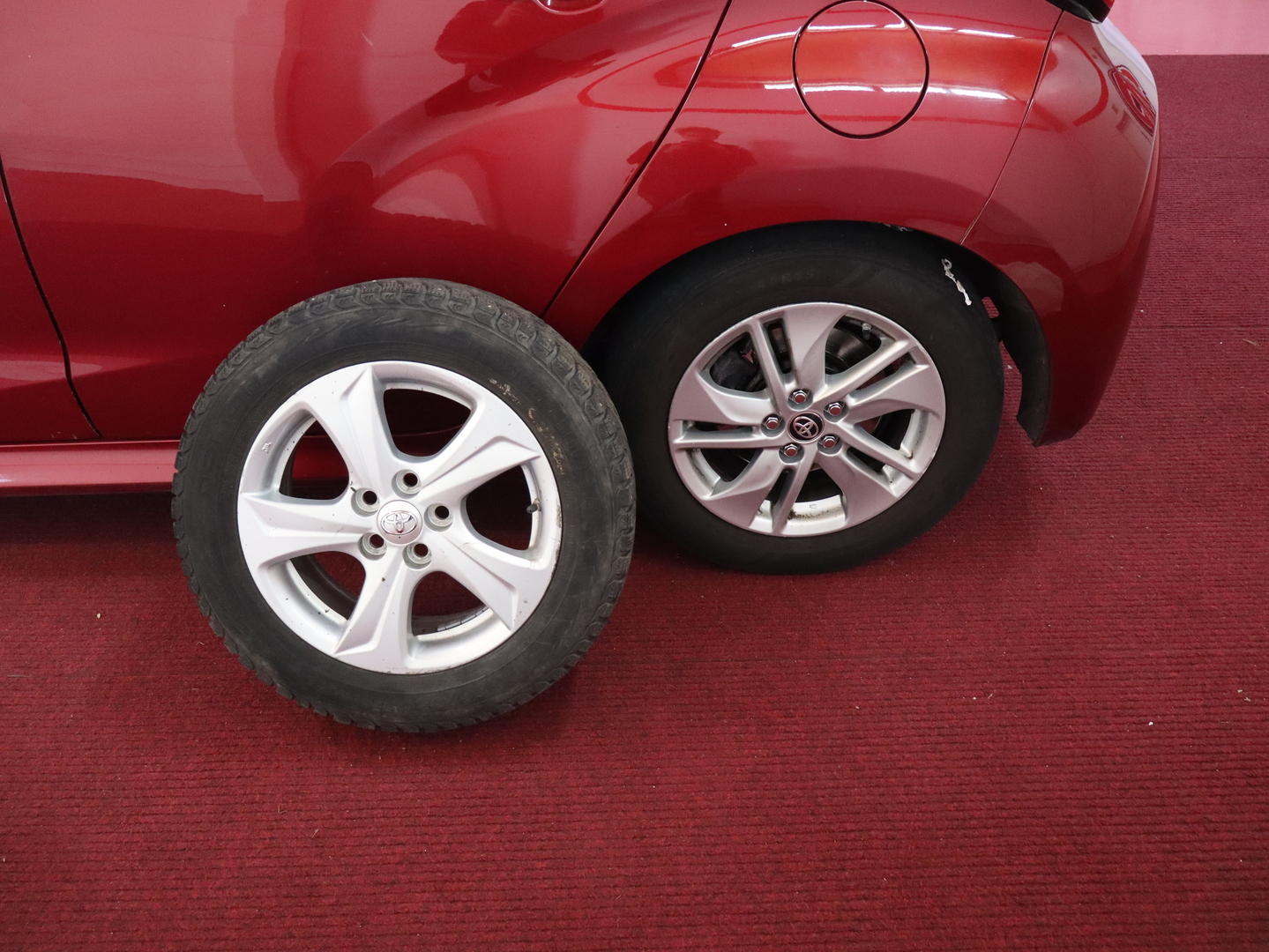 TOYOTA Yaris 18