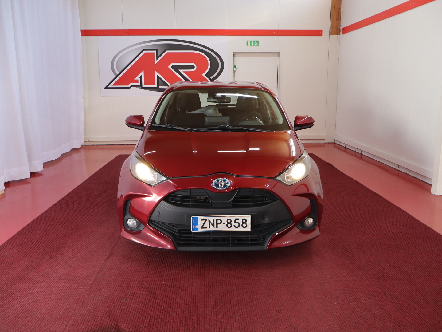 TOYOTA Yaris 2