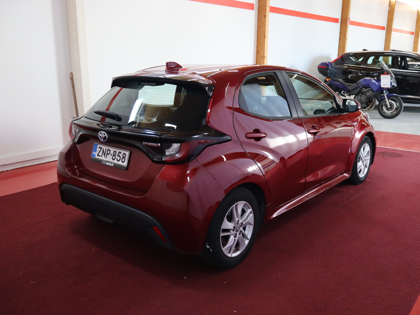 TOYOTA Yaris 4