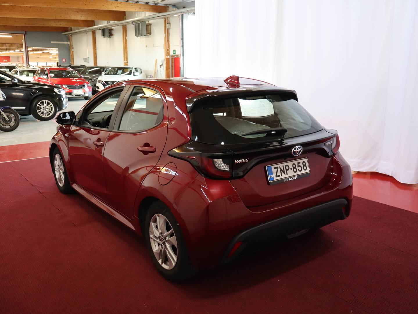 TOYOTA Yaris 6
