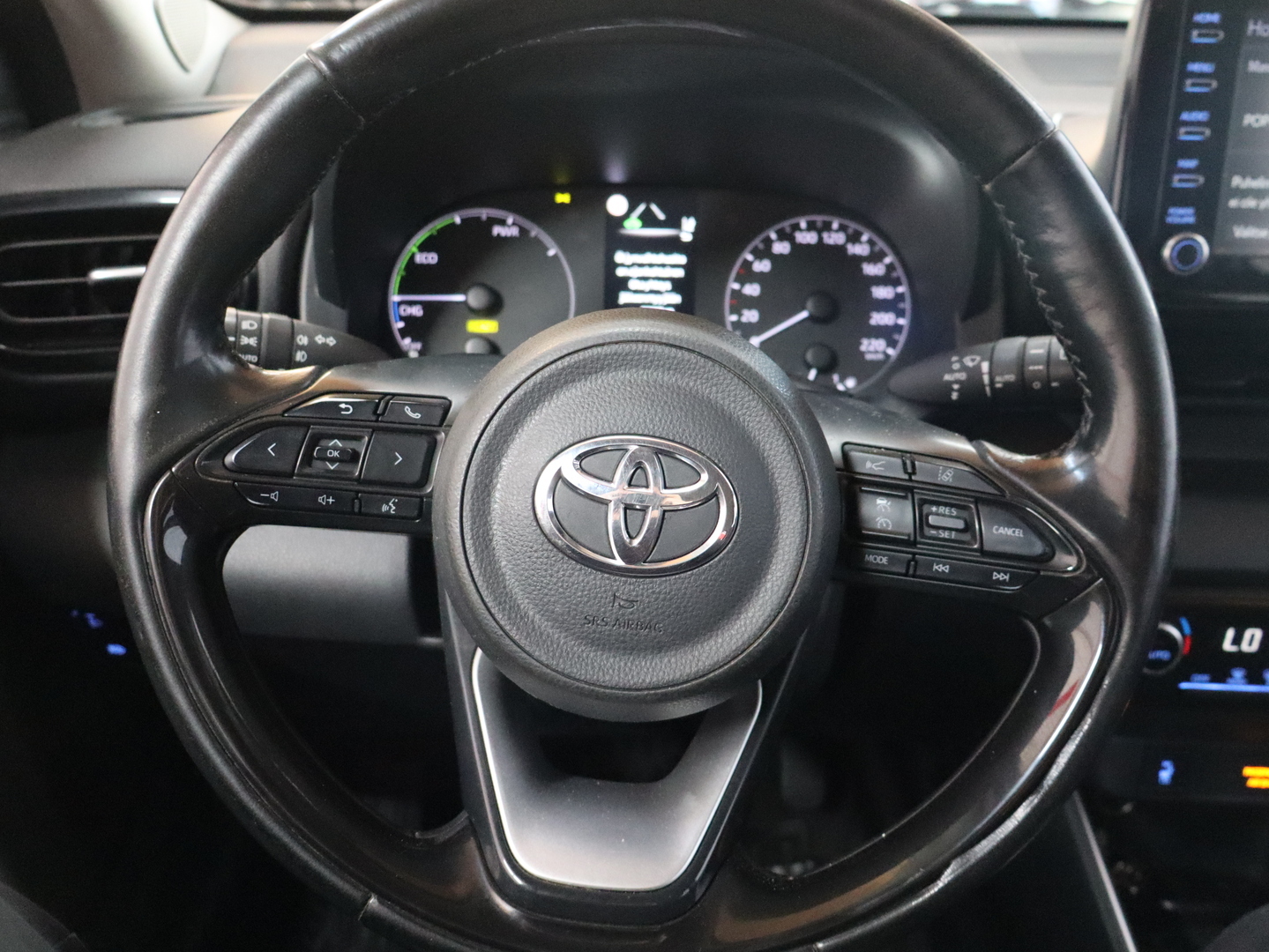 TOYOTA Yaris 7