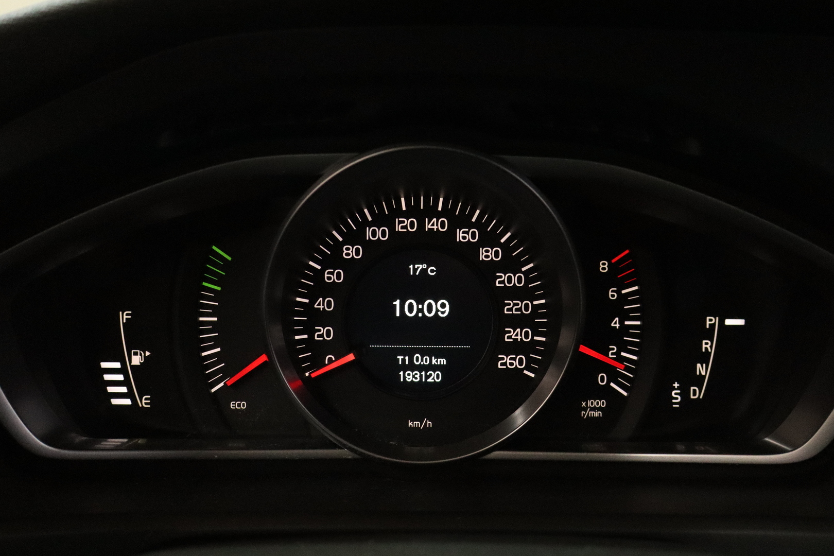 VOLVO V40 Cross Country 2014