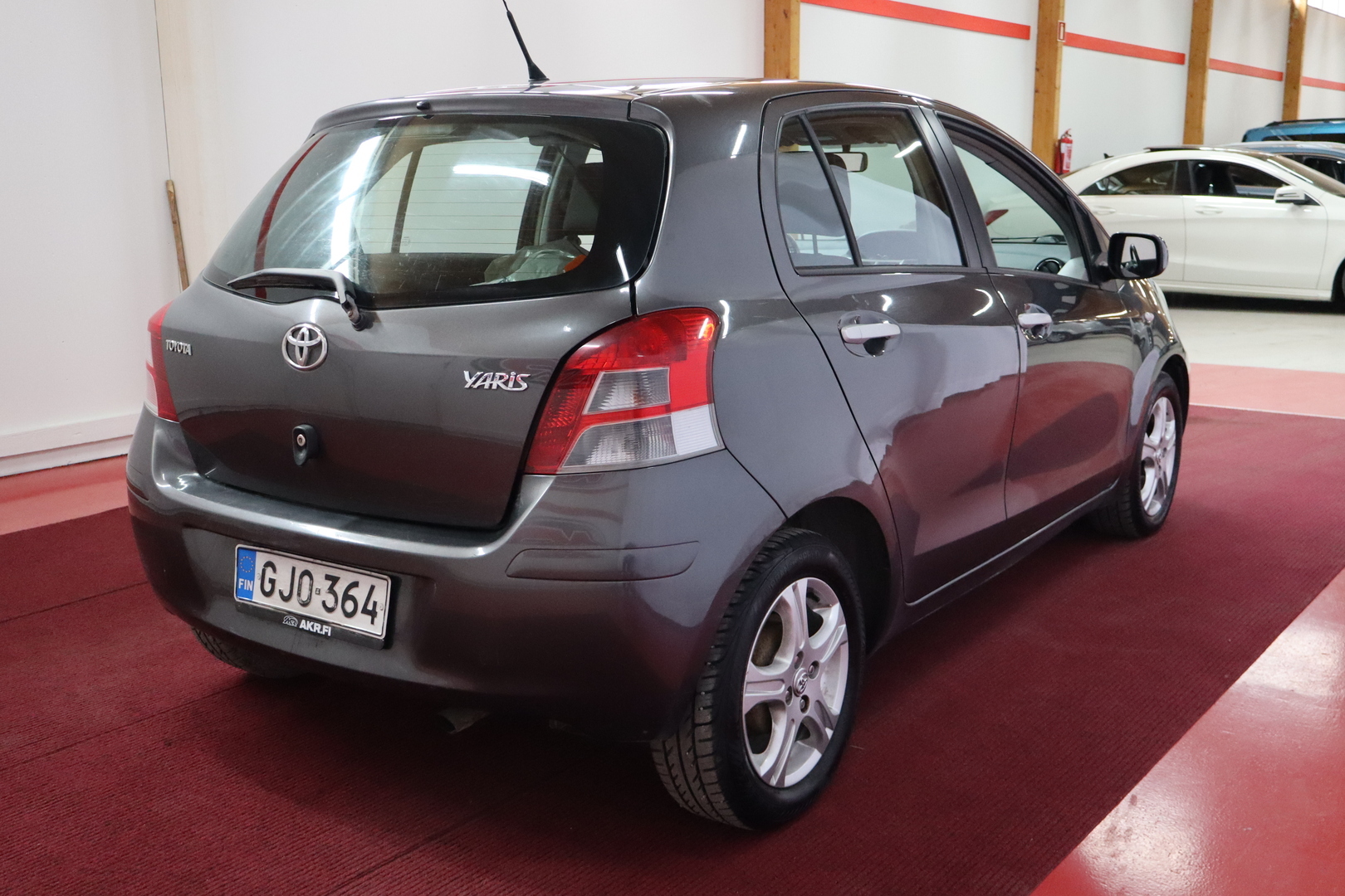 TOYOTA Yaris 2011