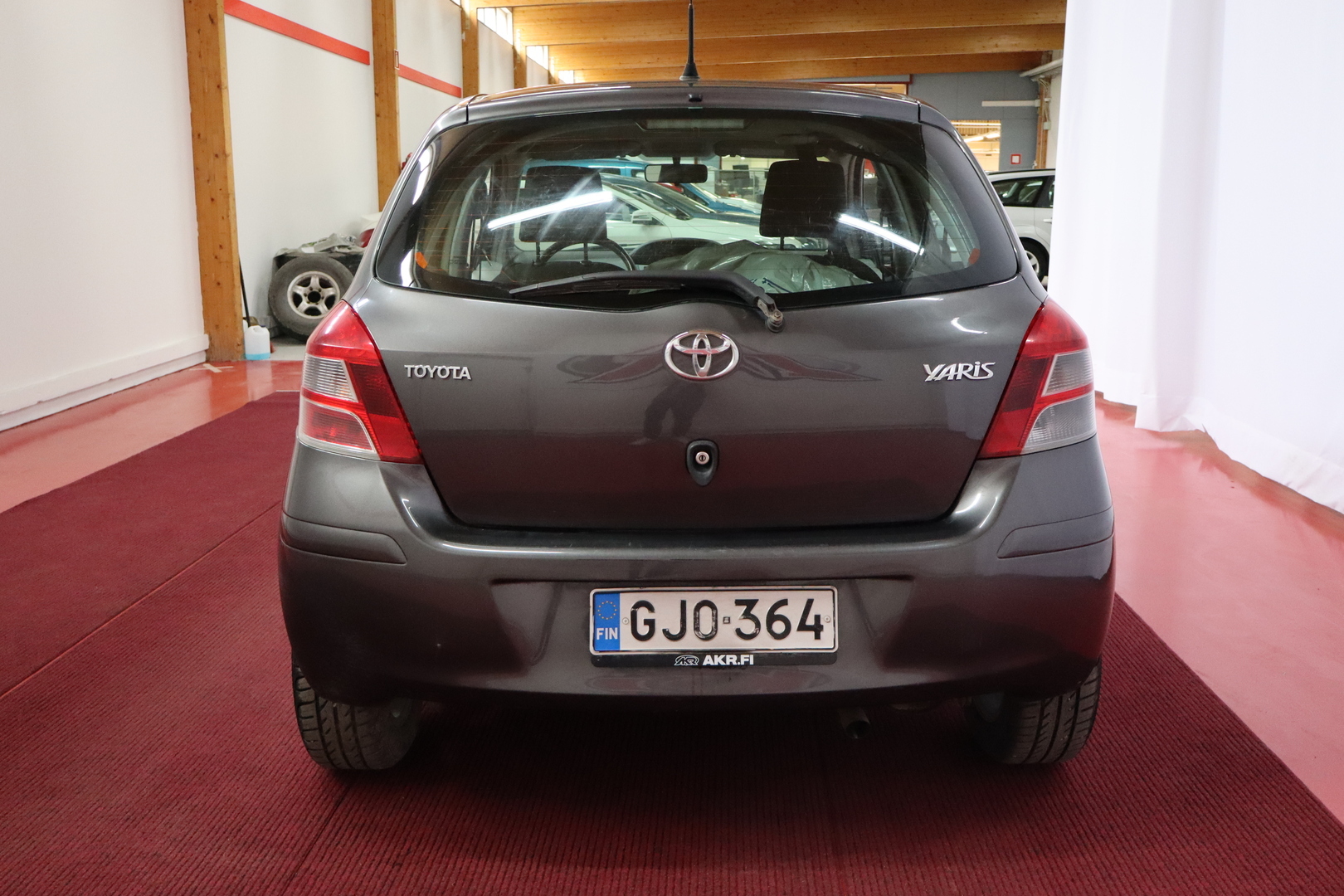 TOYOTA Yaris 2011