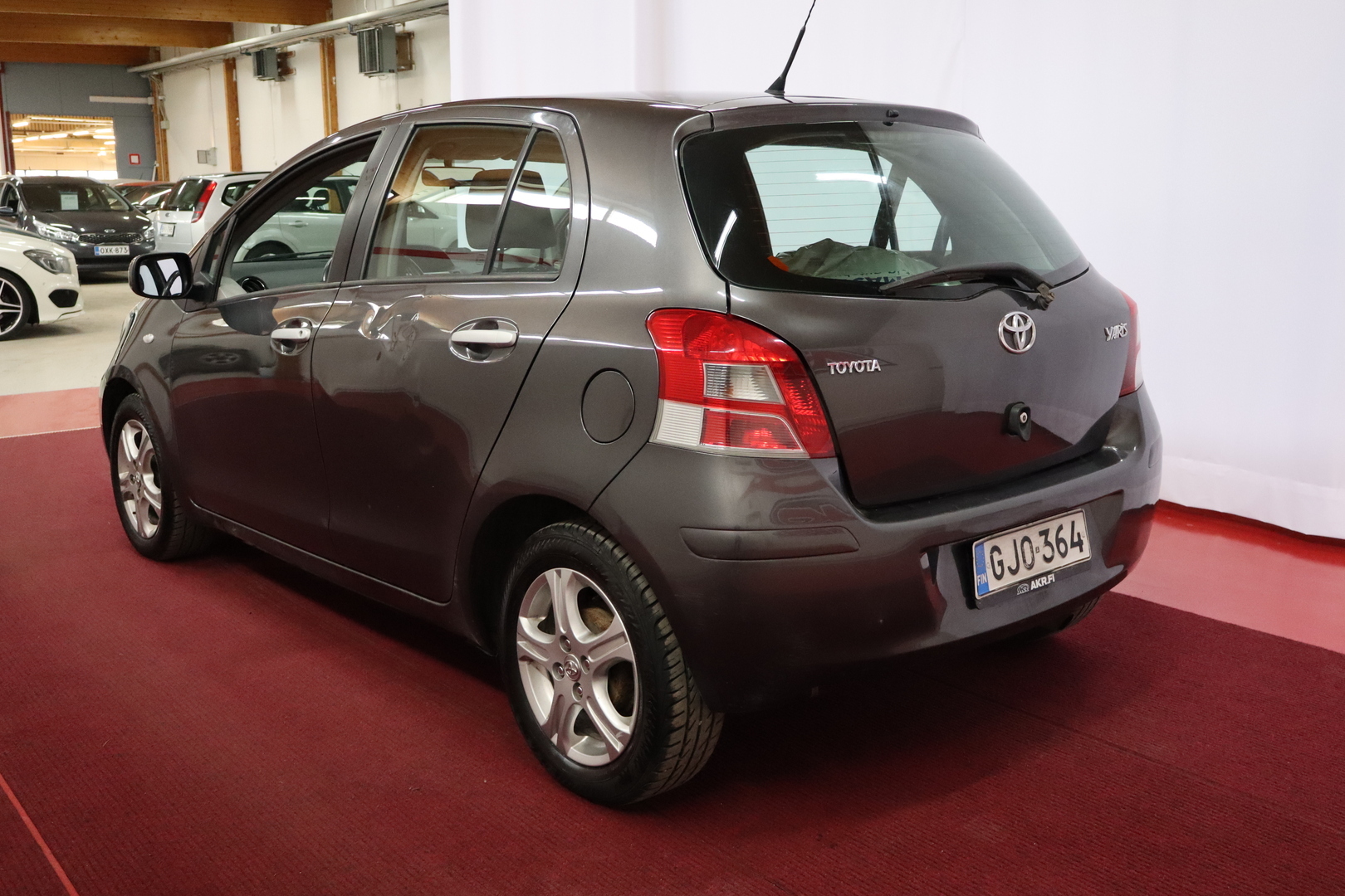 TOYOTA Yaris 2011