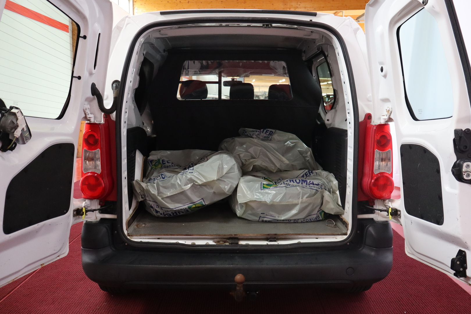 PEUGEOT Partner 2013