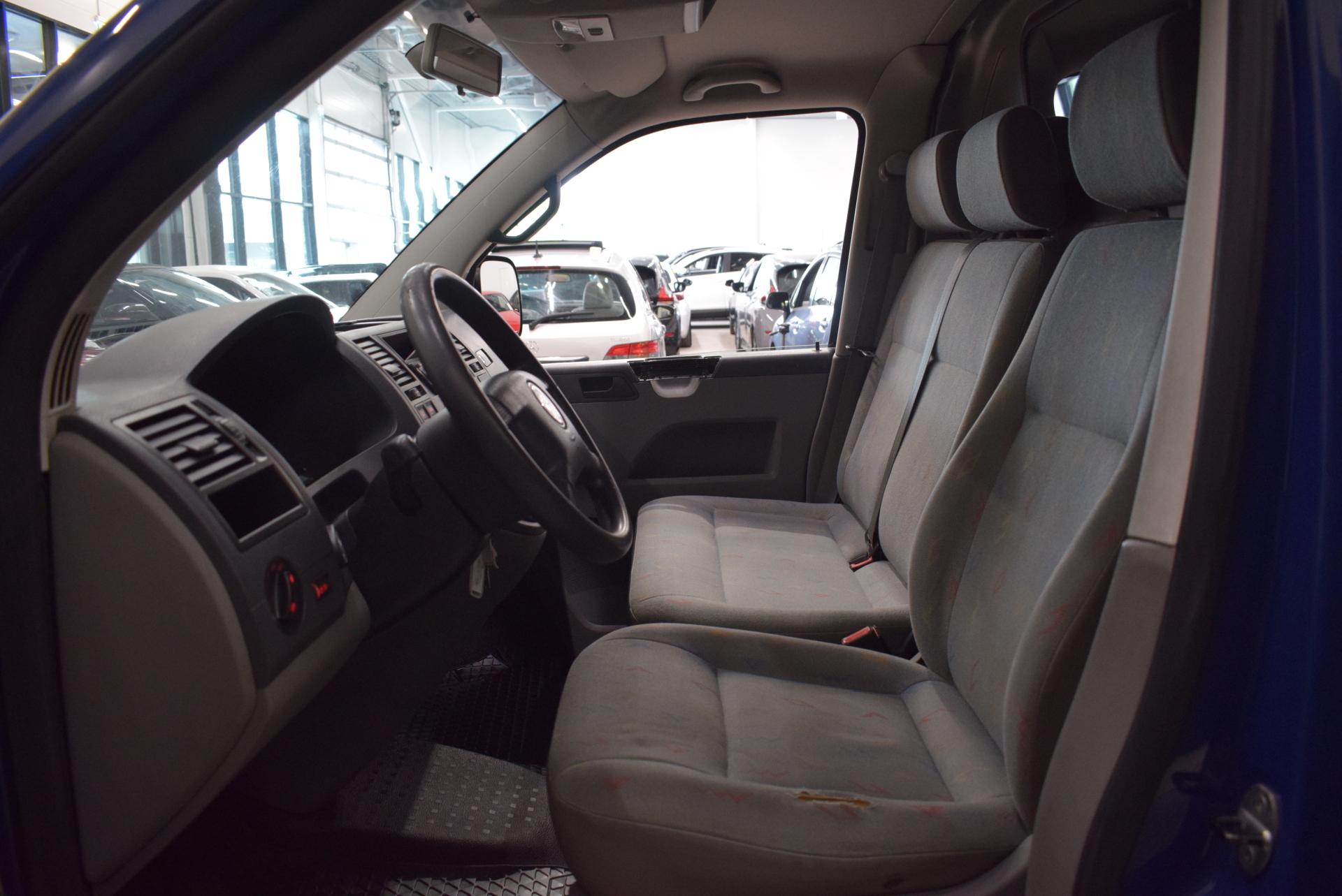 VOLKSWAGEN Transporter 2004