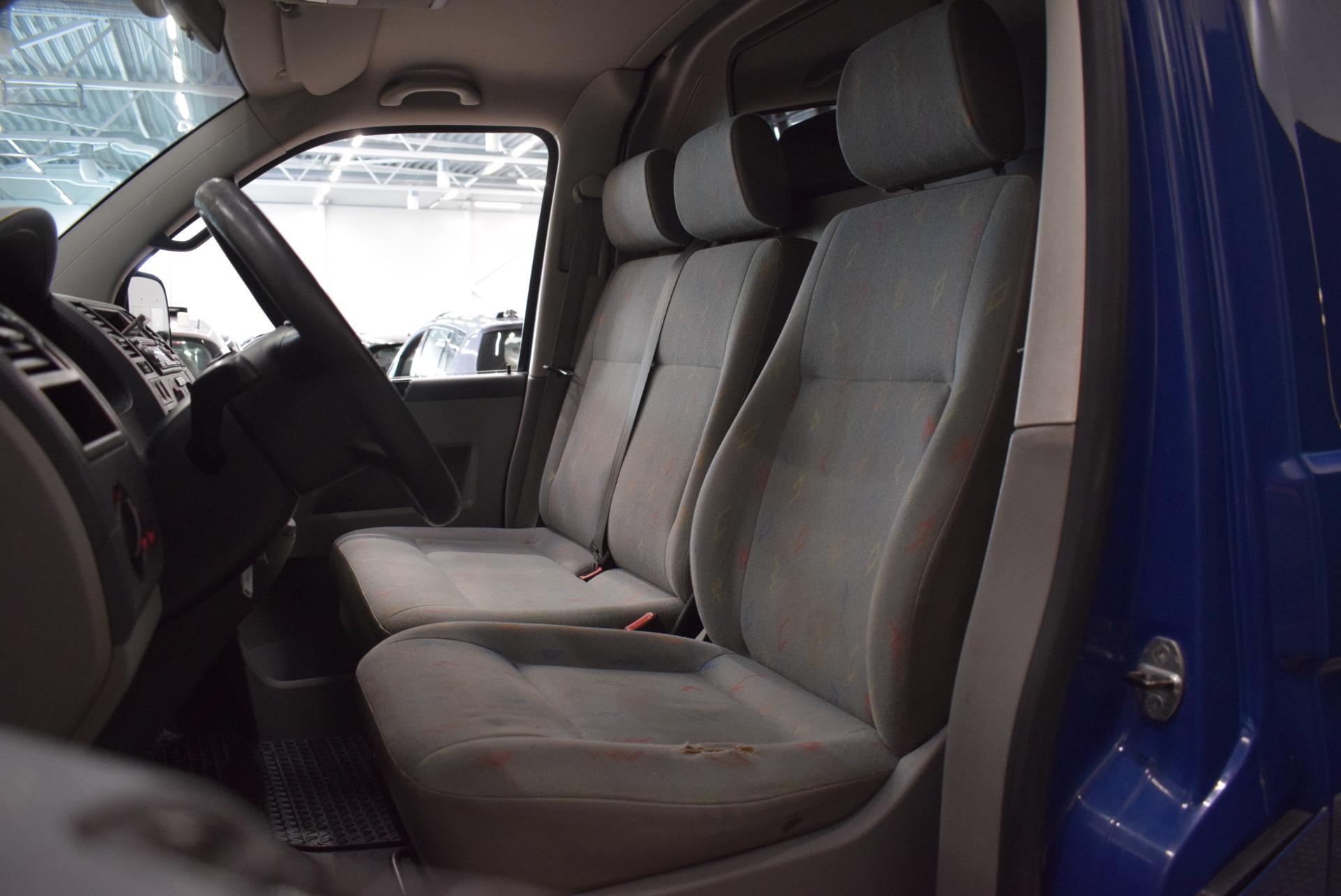 VOLKSWAGEN Transporter 2004