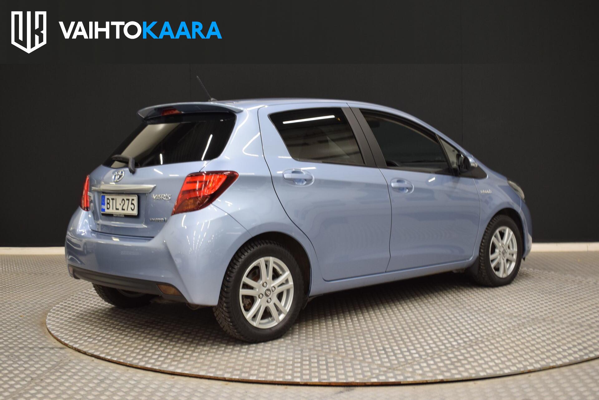 TOYOTA Yaris 2016