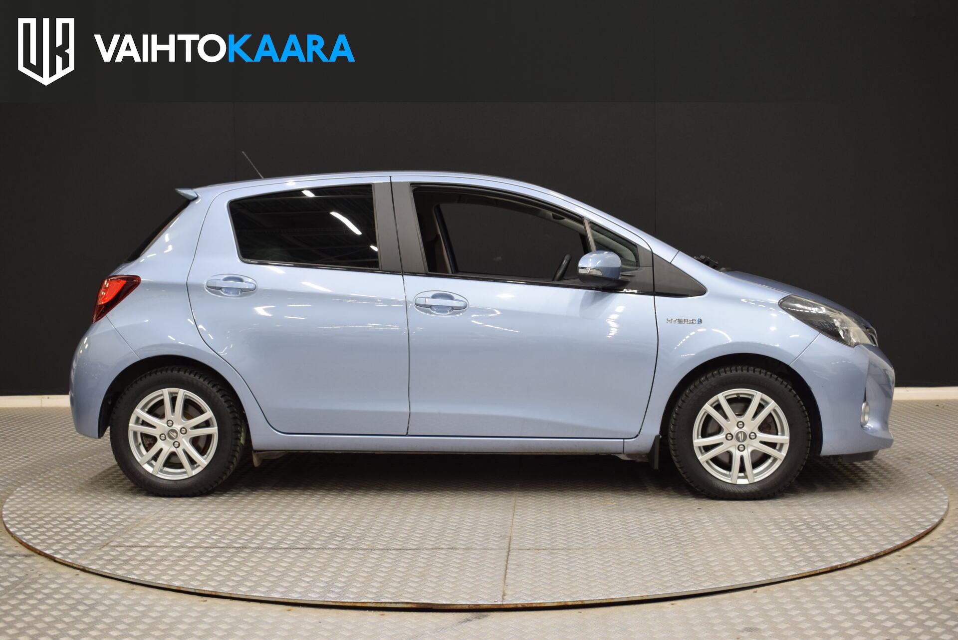 TOYOTA Yaris 2016
