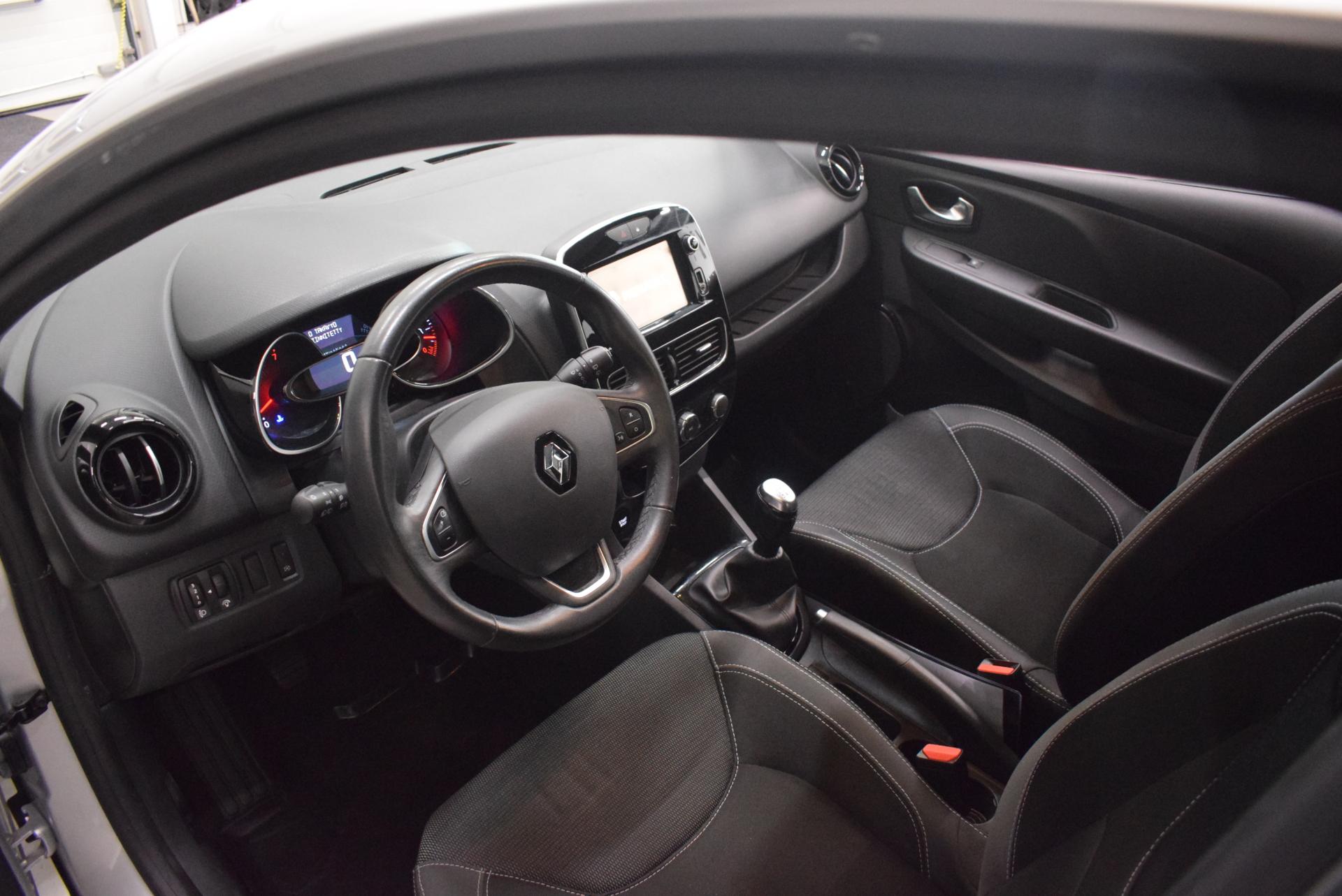 RENAULT Clio 2016