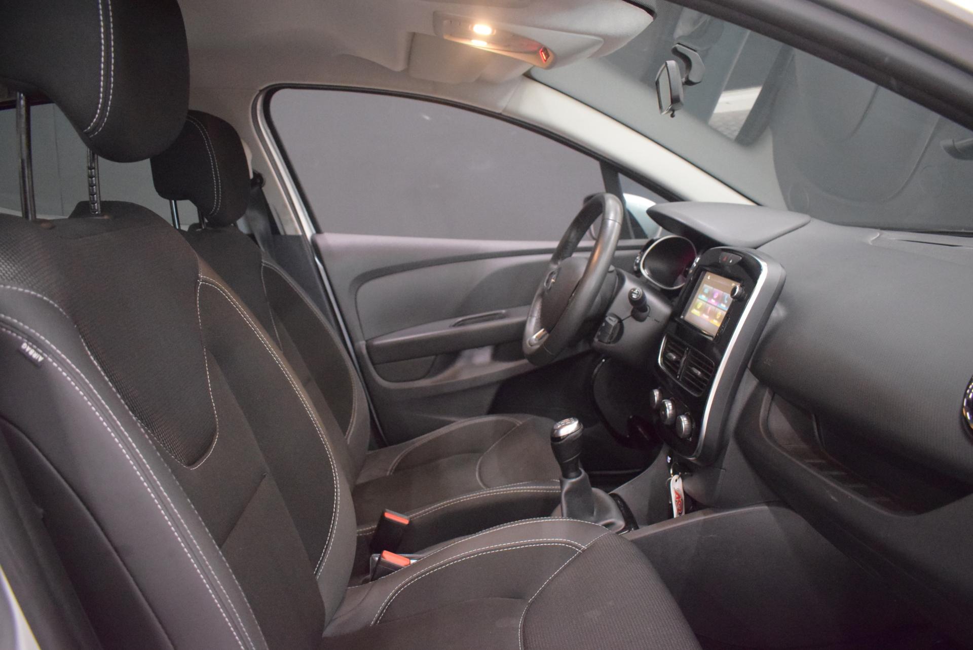 RENAULT Clio 2016