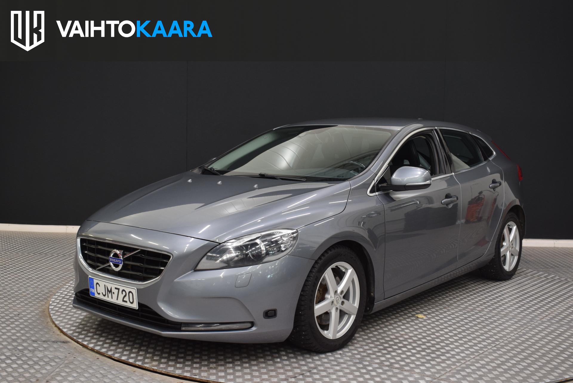 VOLVO V40 2015