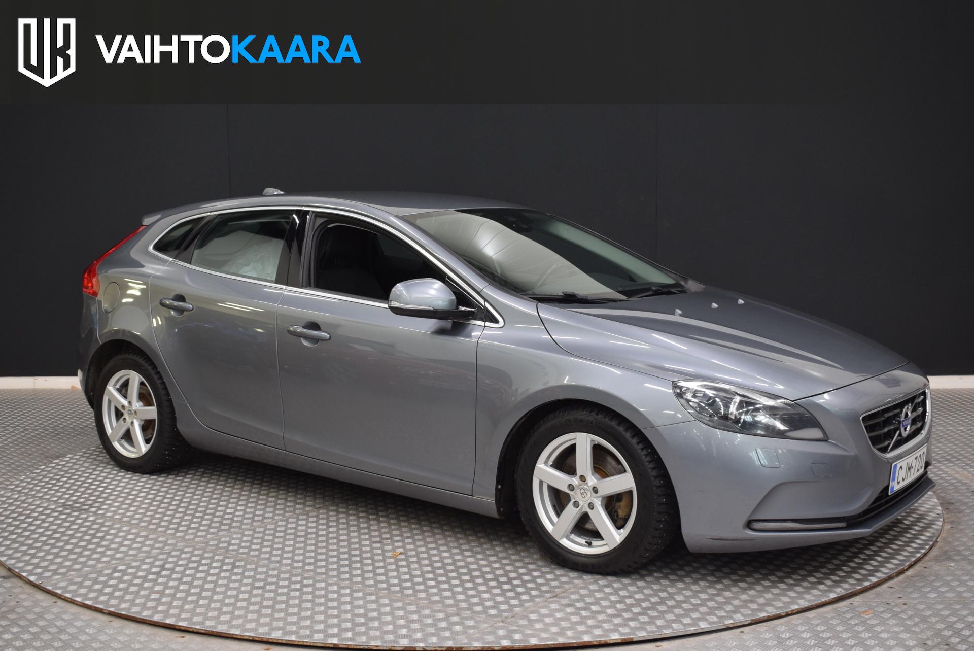 VOLVO V40 2015