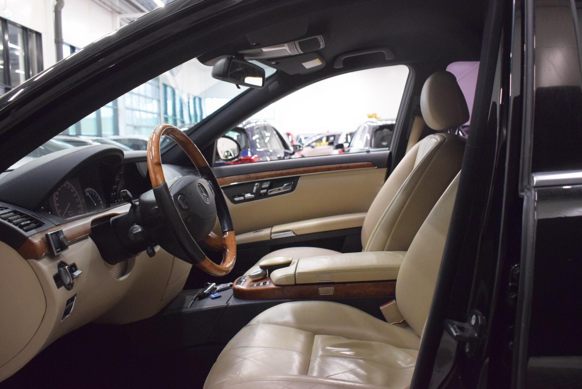 MERCEDES-BENZ S 2006