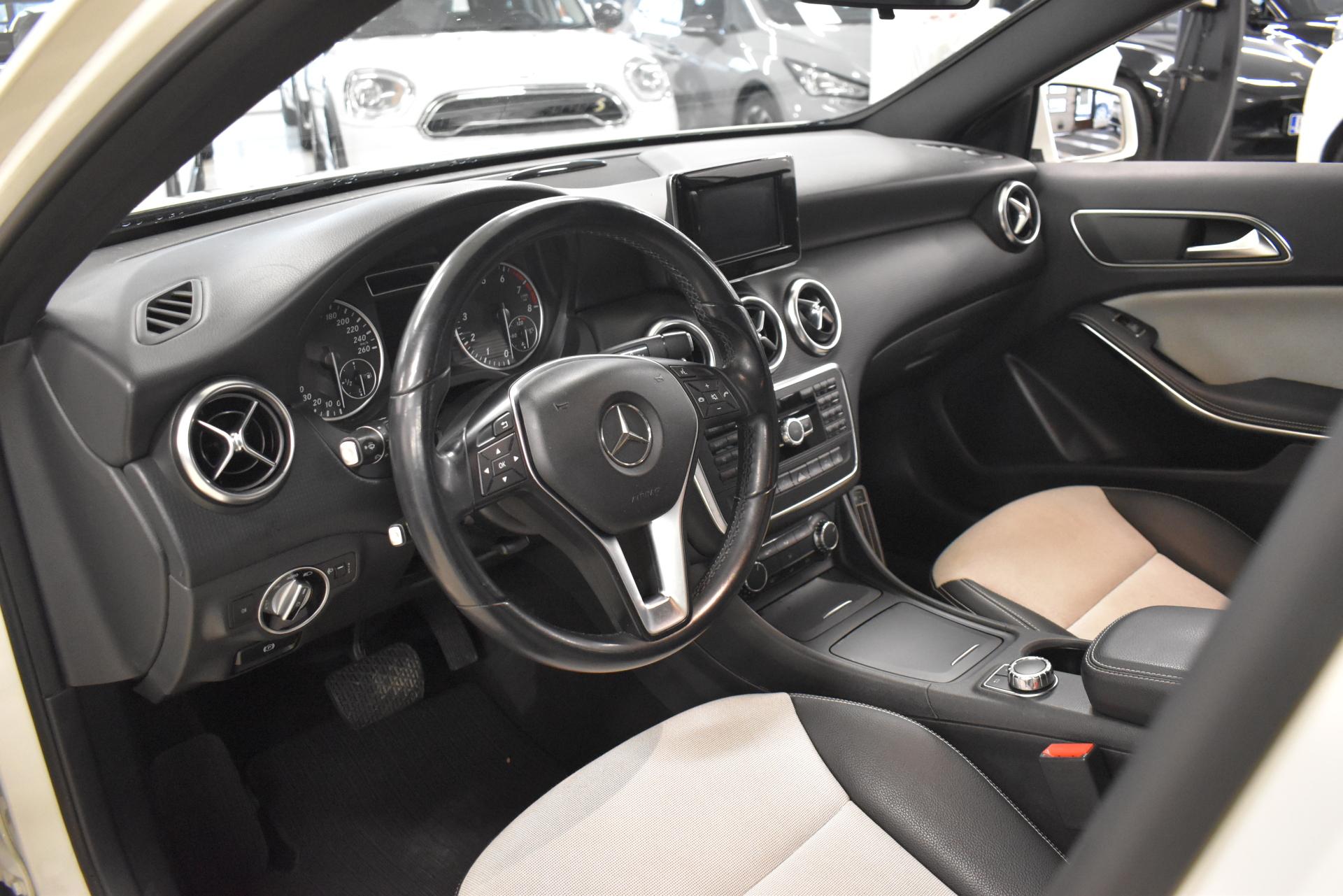 MERCEDES-BENZ A 2014