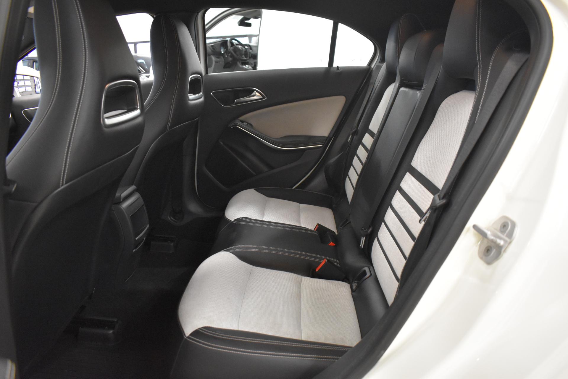 MERCEDES-BENZ A 2014