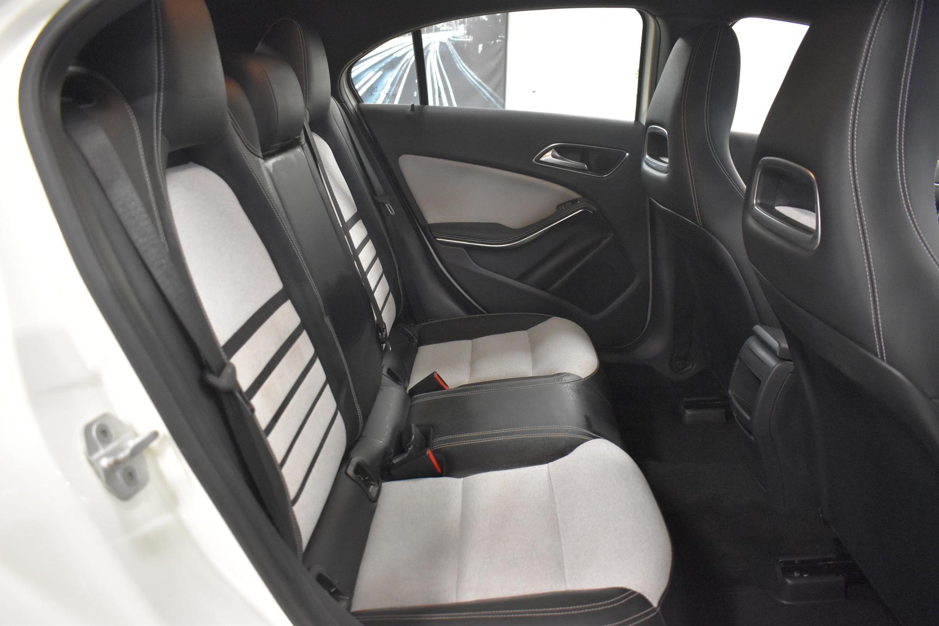 MERCEDES-BENZ A 2014