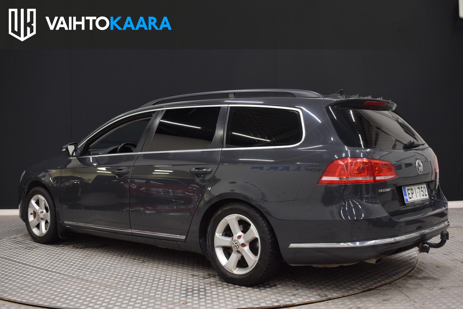 VOLKSWAGEN Passat 2011