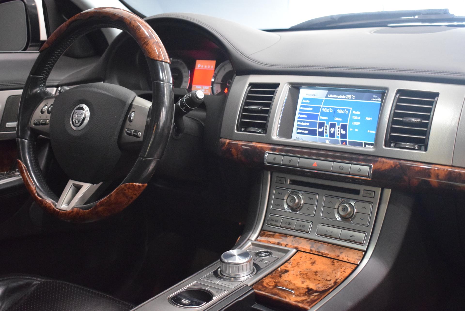 JAGUAR XF 2010