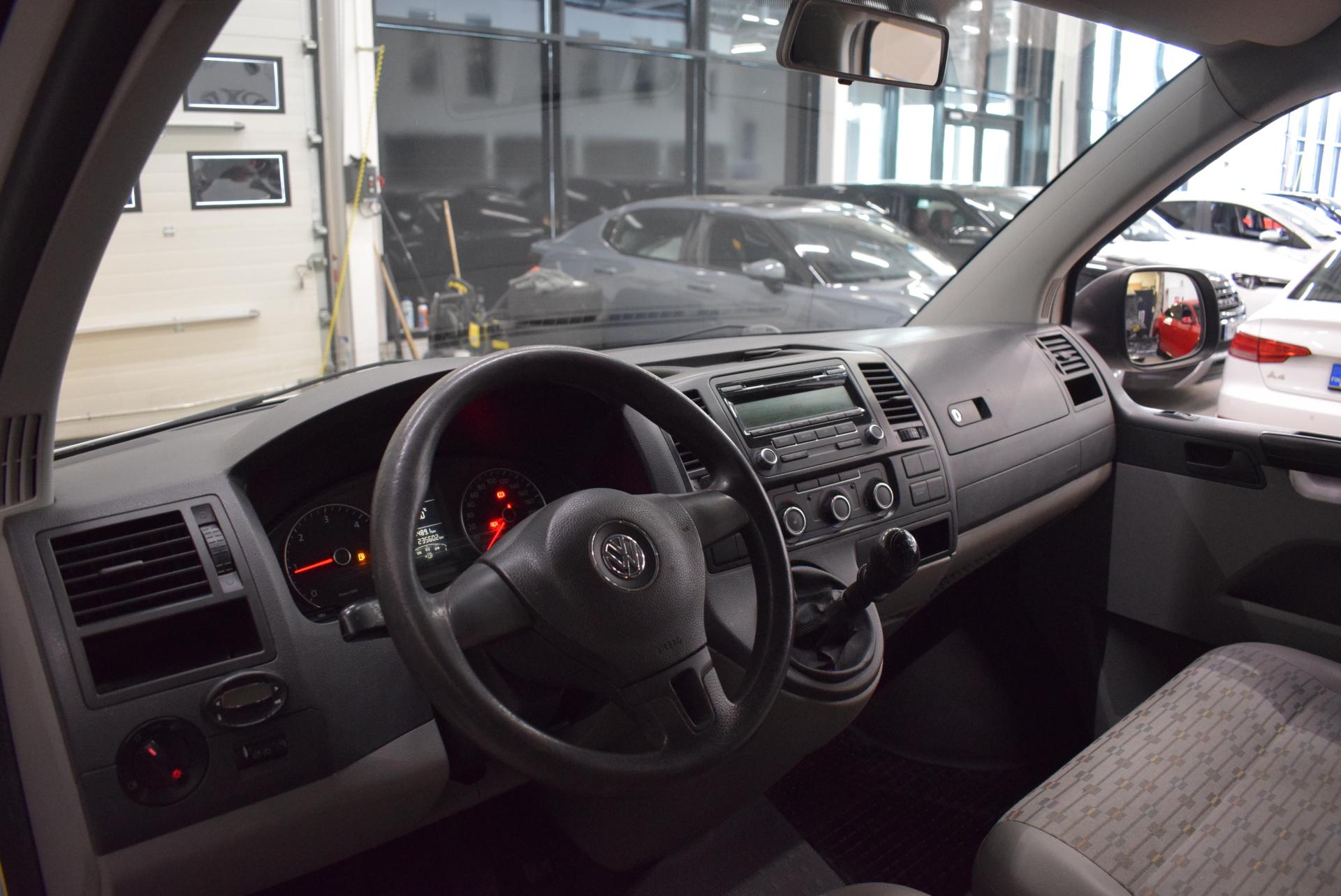 VOLKSWAGEN Transporter 2011