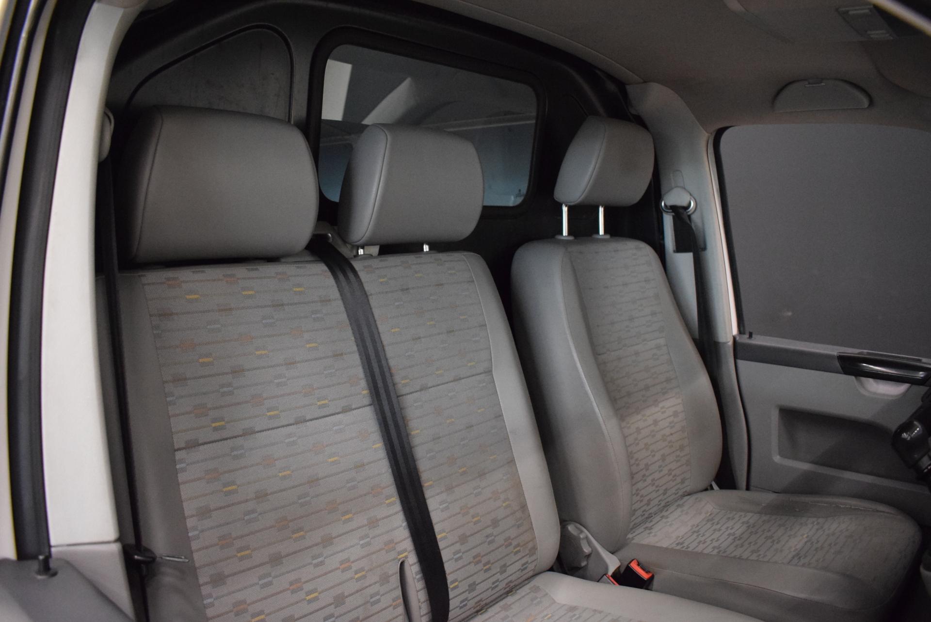 VOLKSWAGEN Transporter 2011