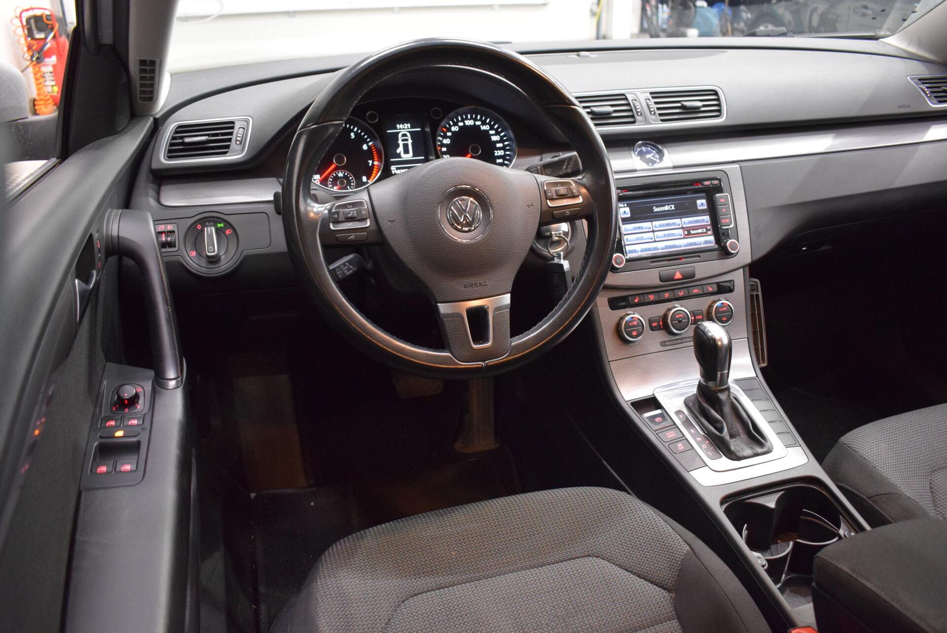 VOLKSWAGEN Passat 2013