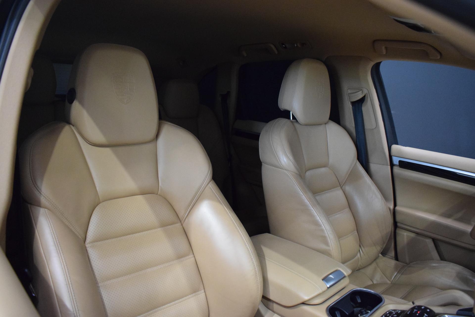 PORSCHE Cayenne 2012