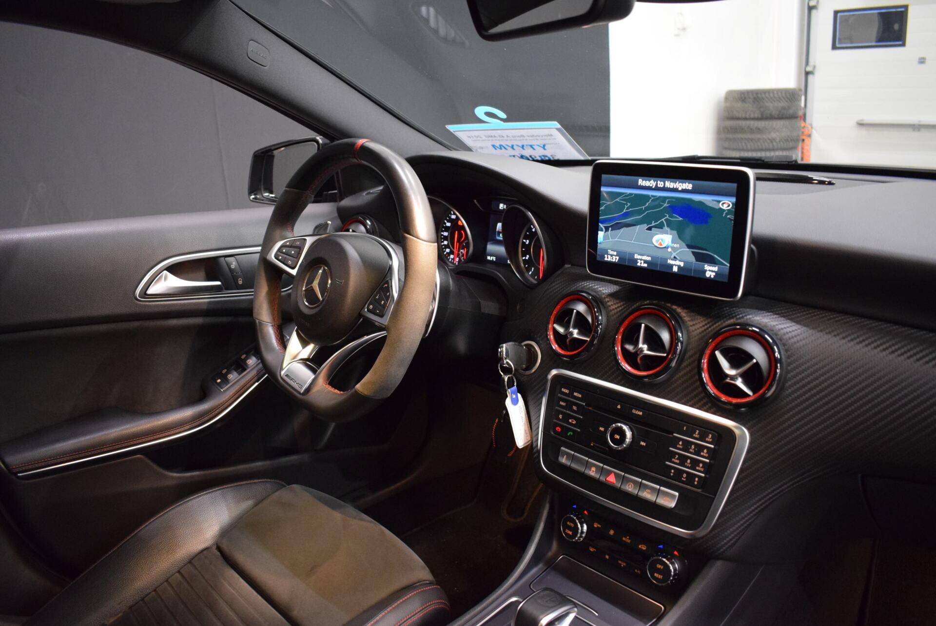 MERCEDES-BENZ A 45 AMG 2016