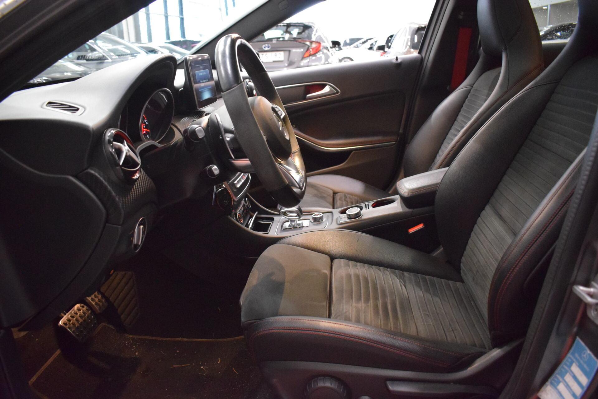 MERCEDES-BENZ A 45 AMG 2016