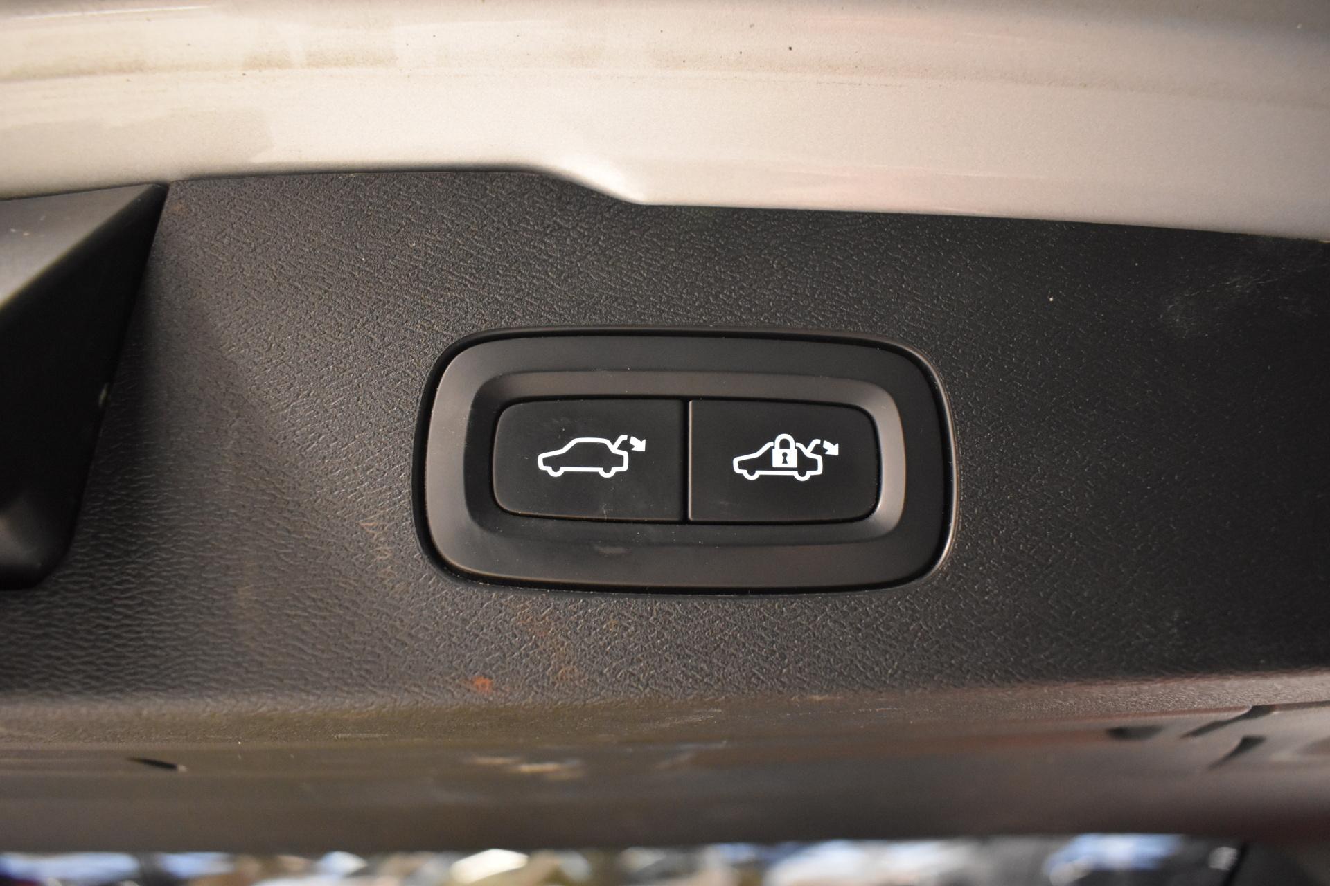 VOLVO V60 2020