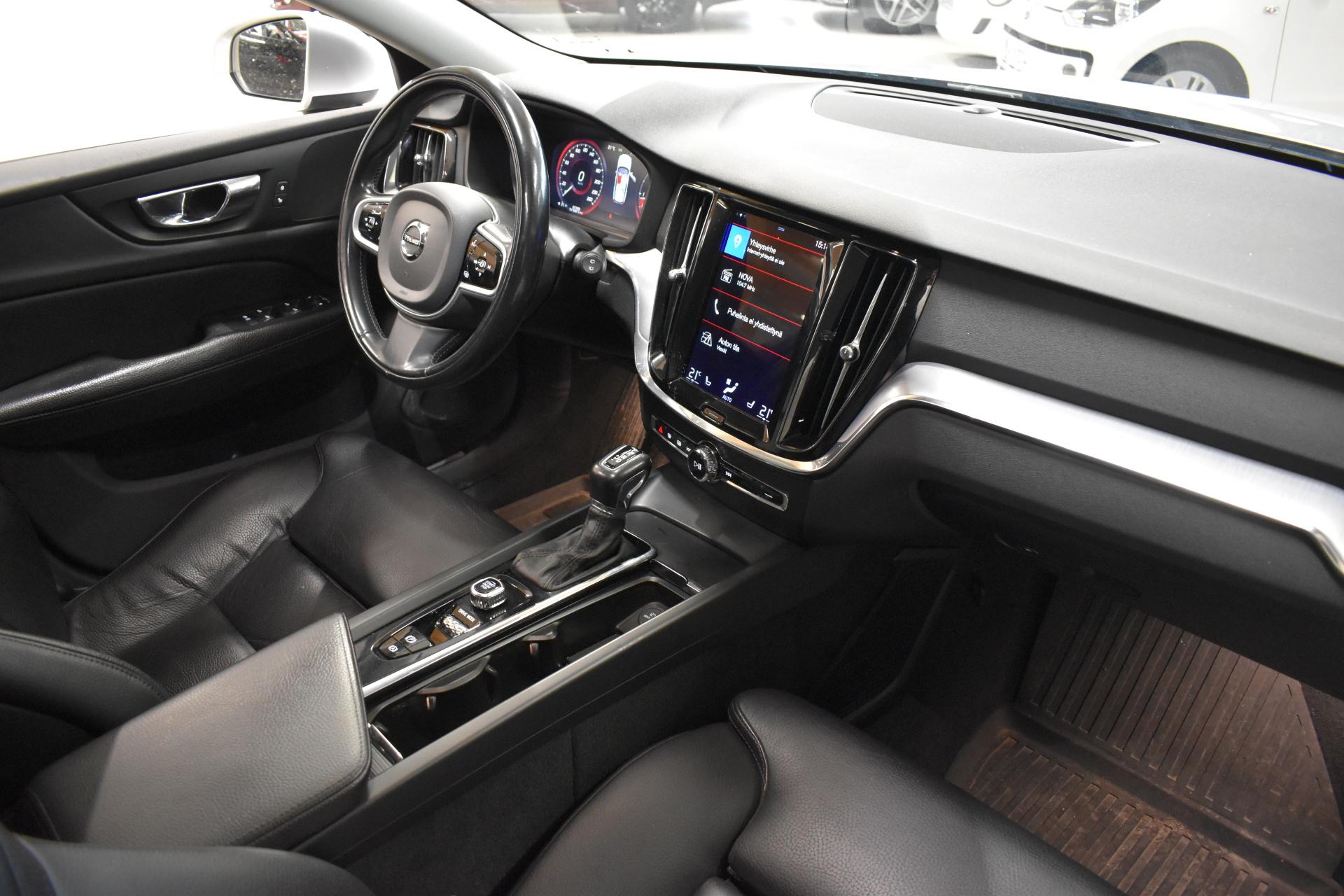 VOLVO V60 2020