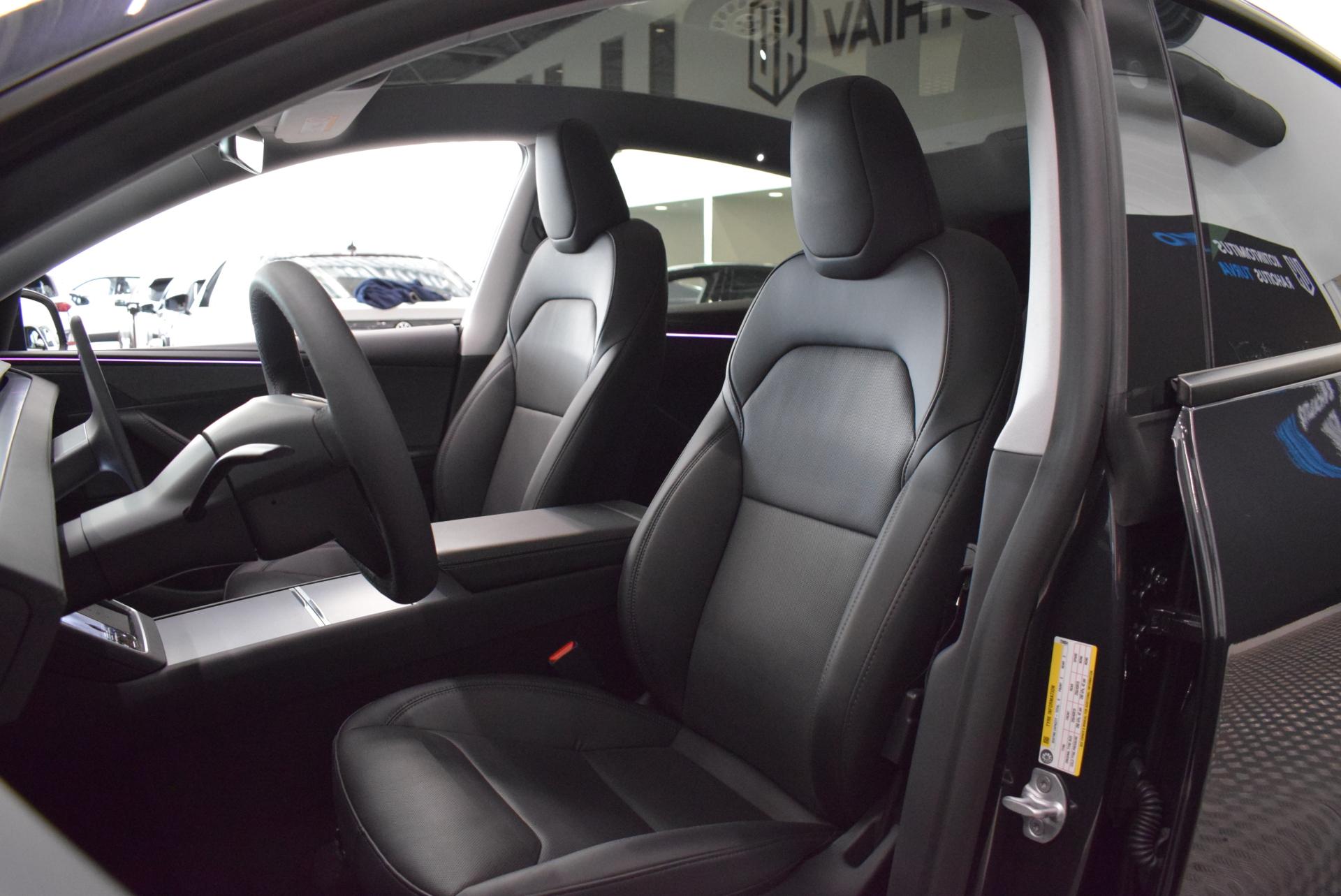 TESLA Model Y 2025