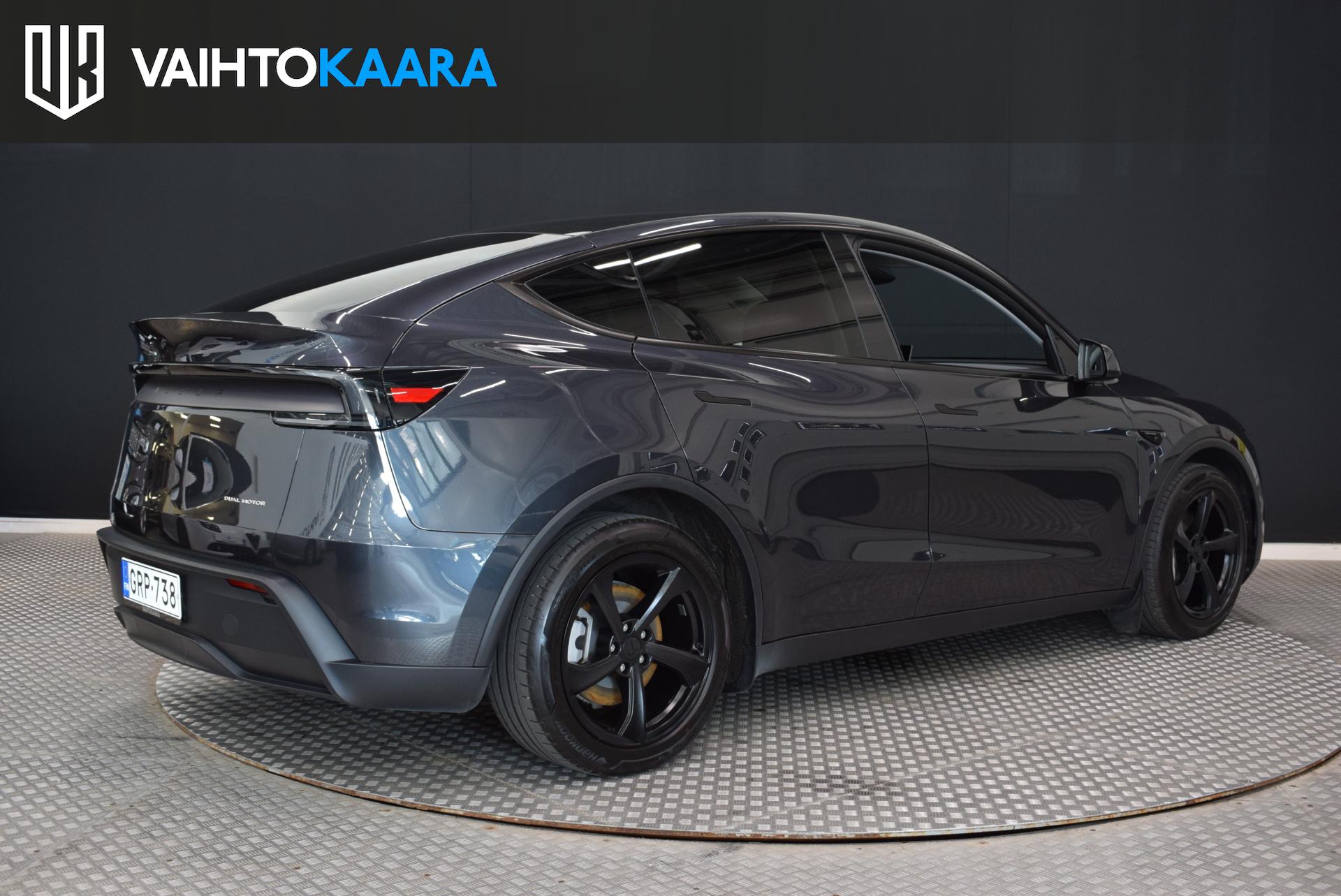 TESLA Model Y 2025