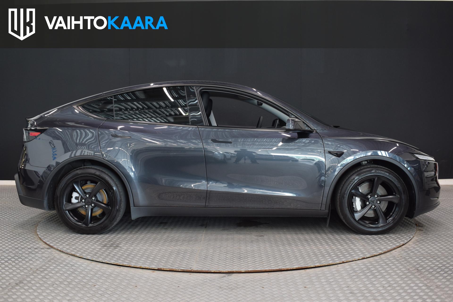 TESLA Model Y 2025