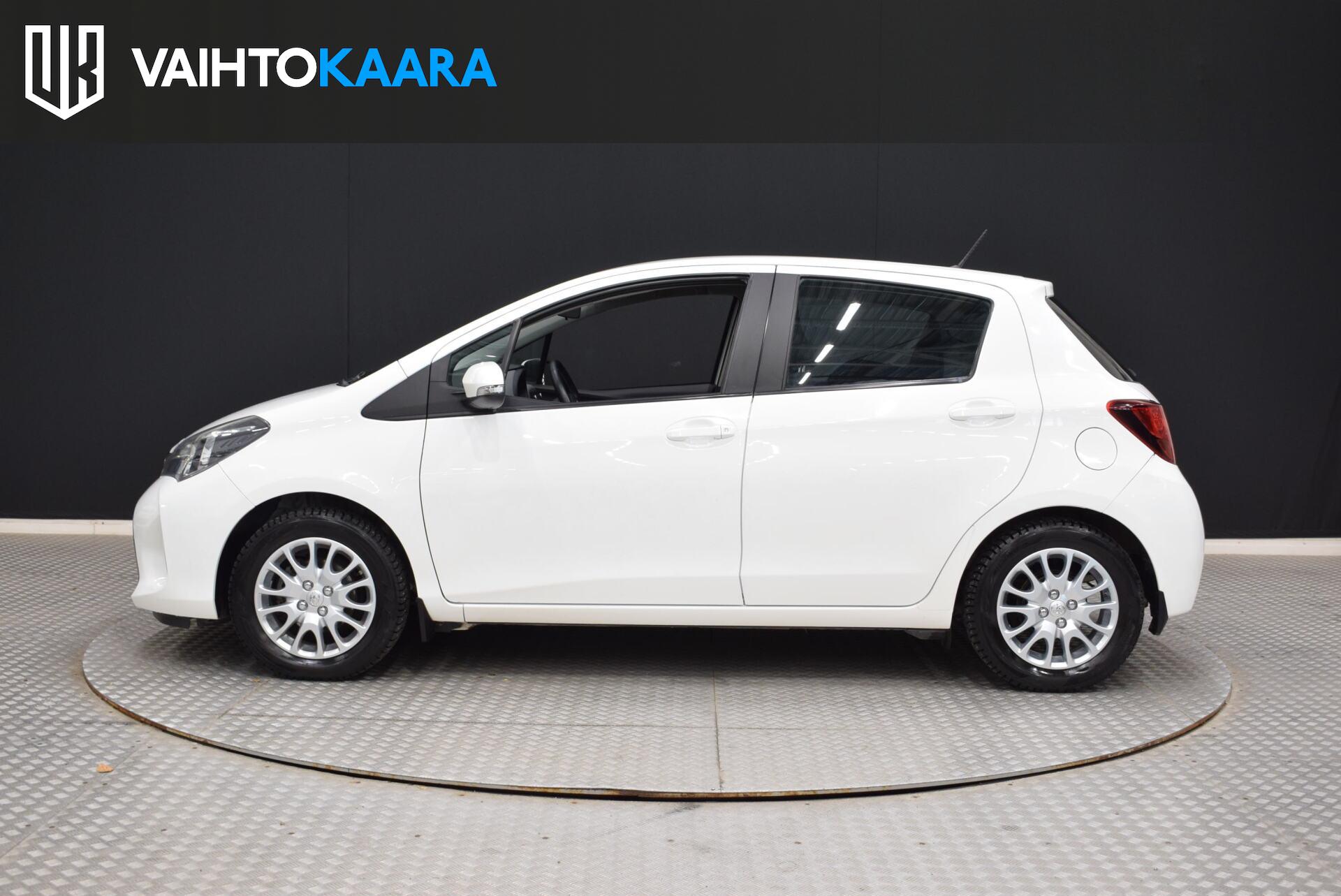 TOYOTA Yaris 2015