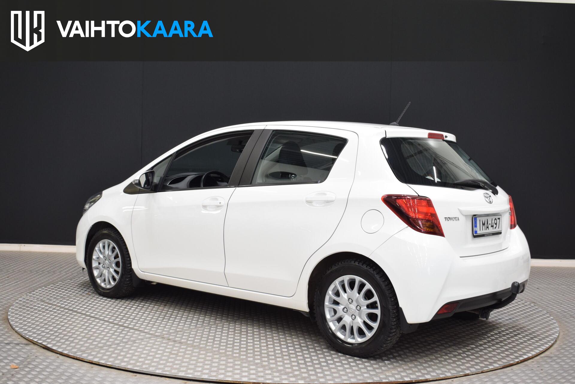 TOYOTA Yaris 2015