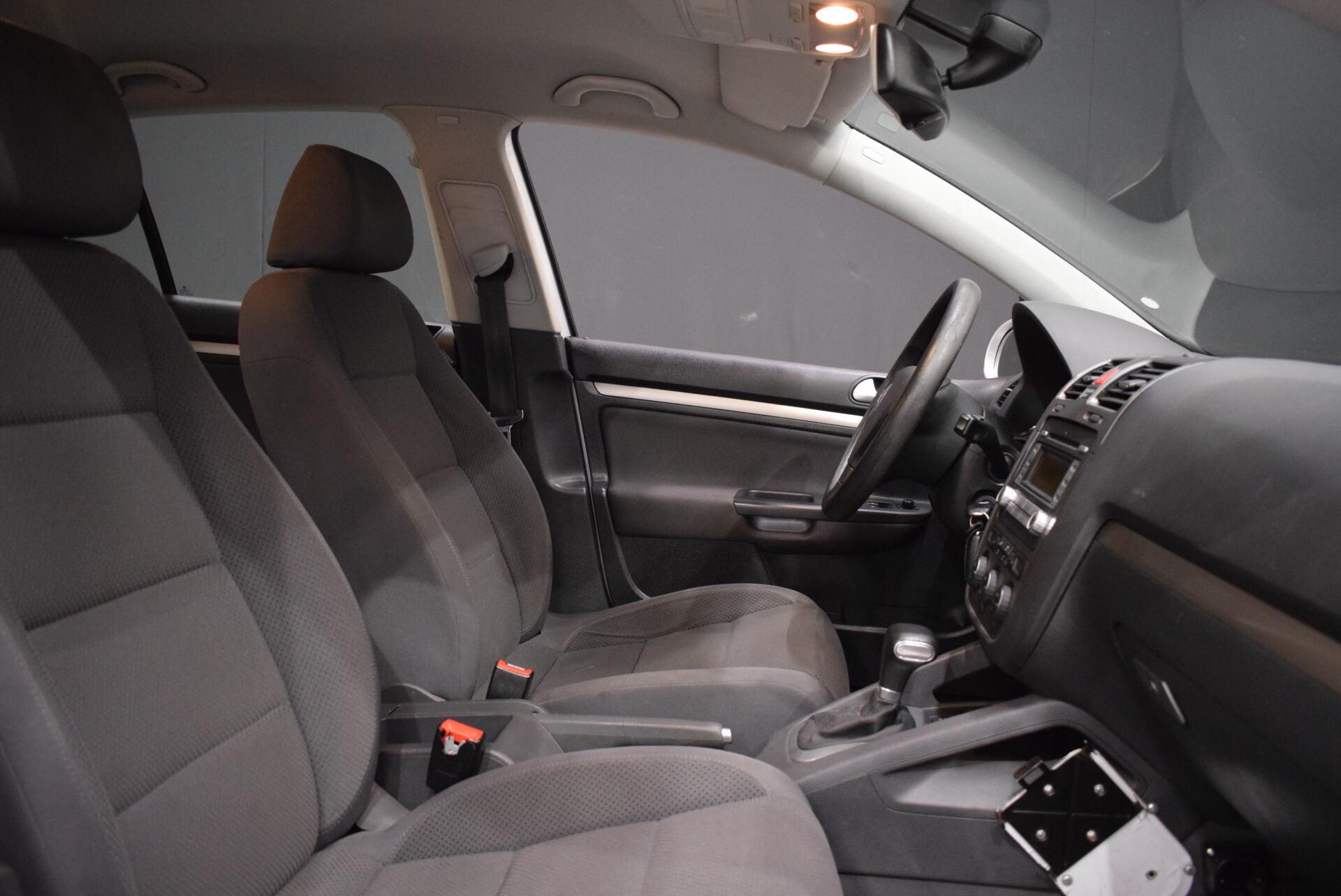 VOLKSWAGEN Golf 2008