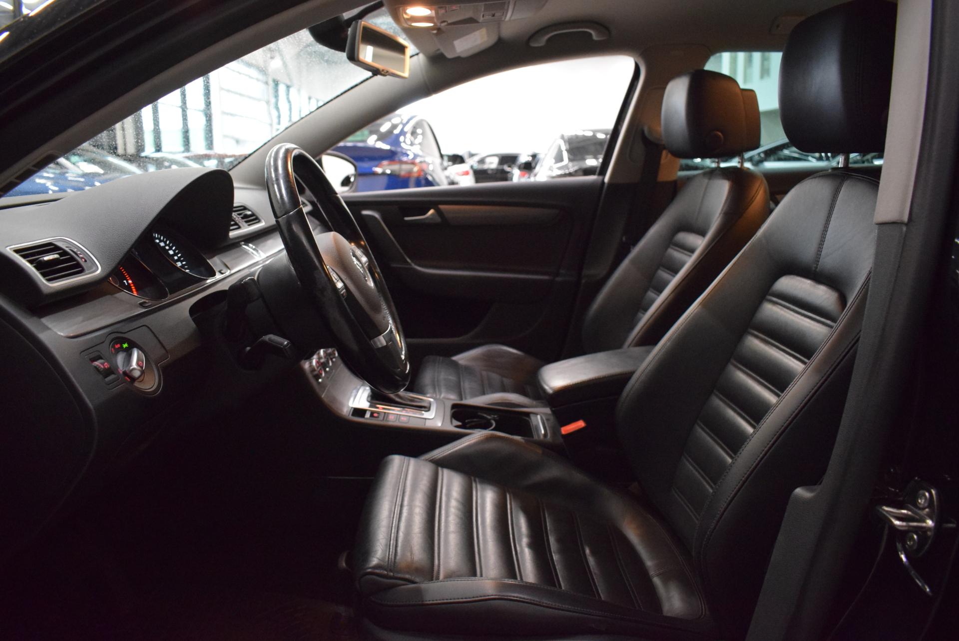 VOLKSWAGEN Passat 11
