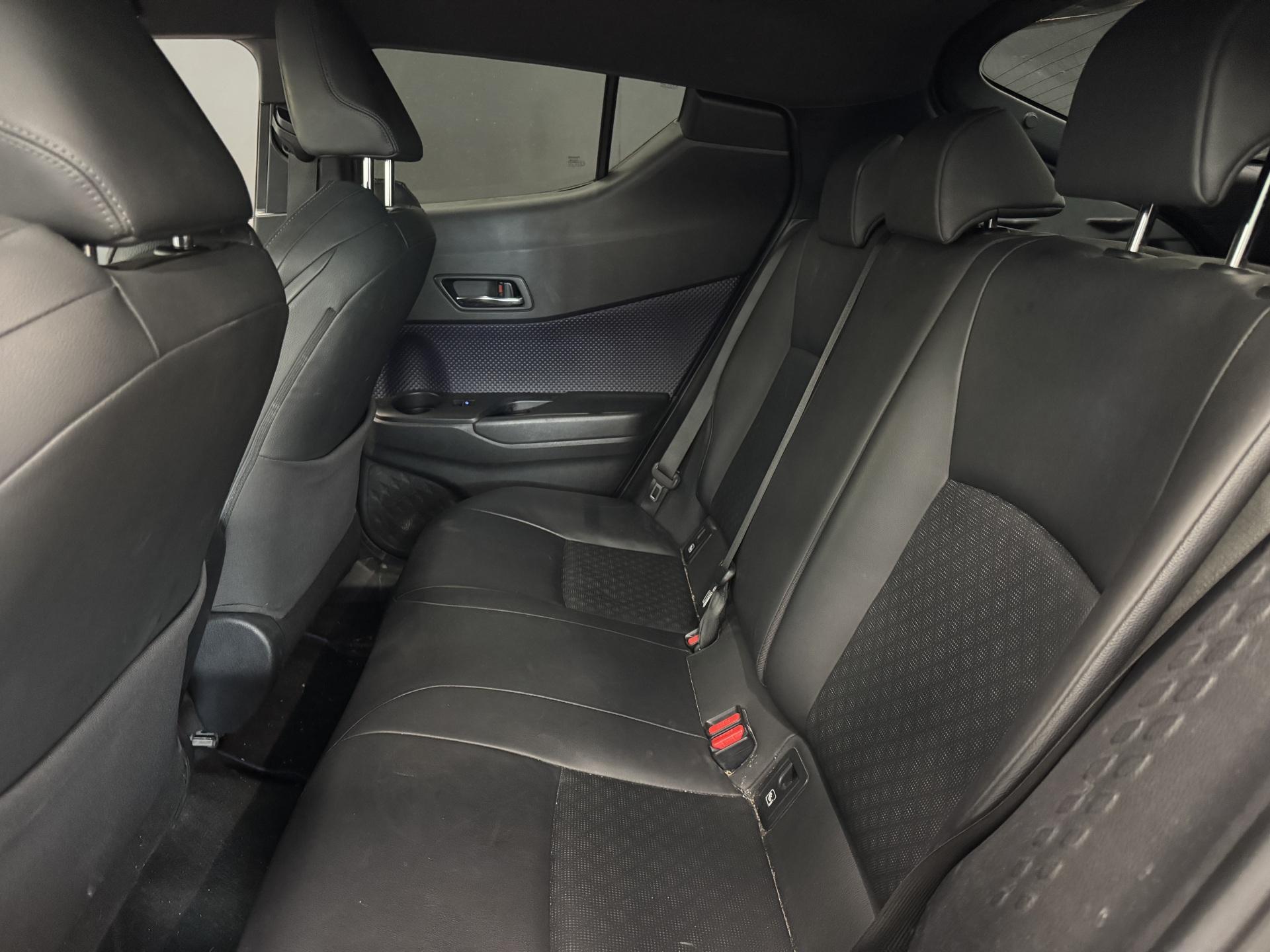 TOYOTA C-HR 2017