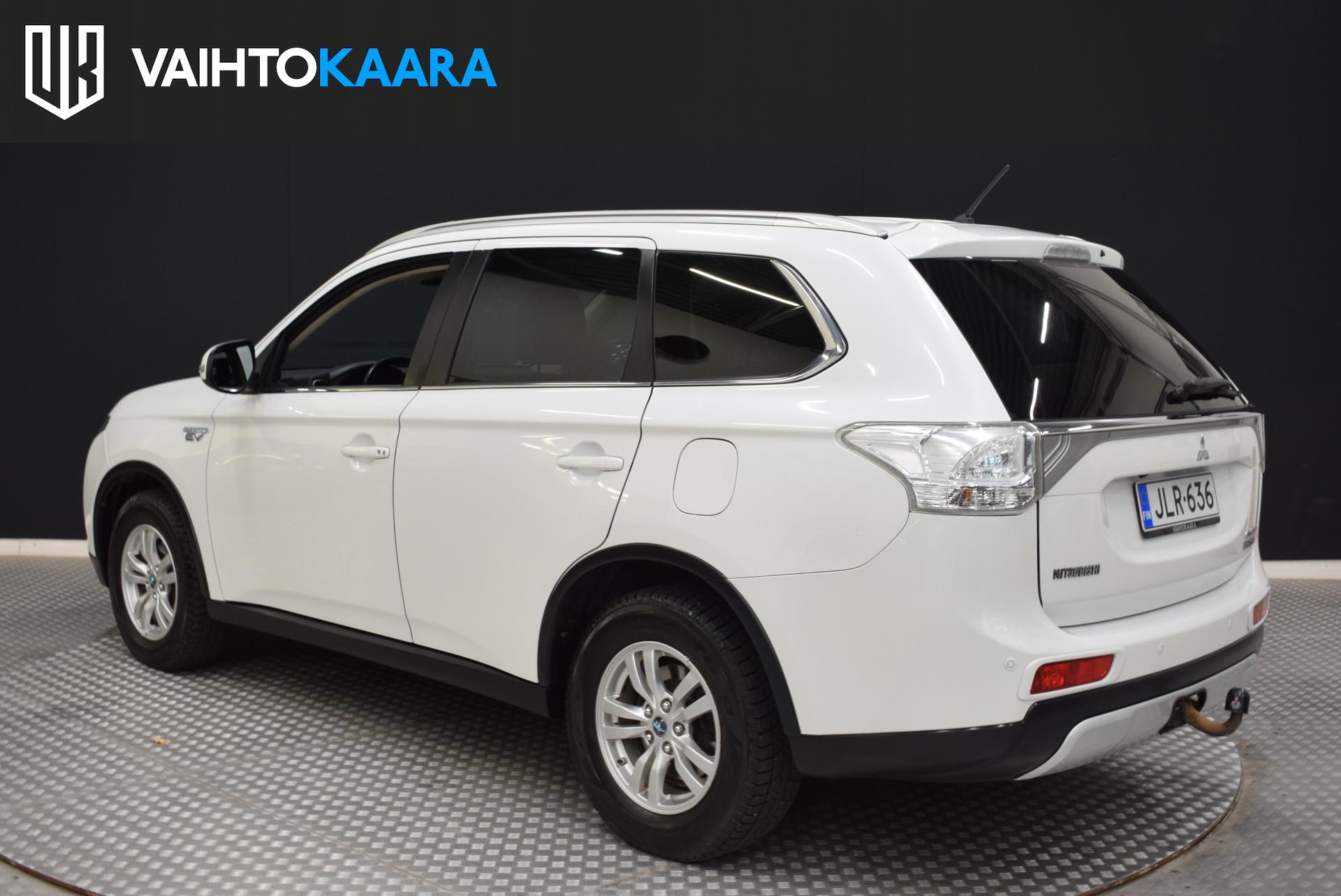 MITSUBISHI Outlander PHEV 2015
