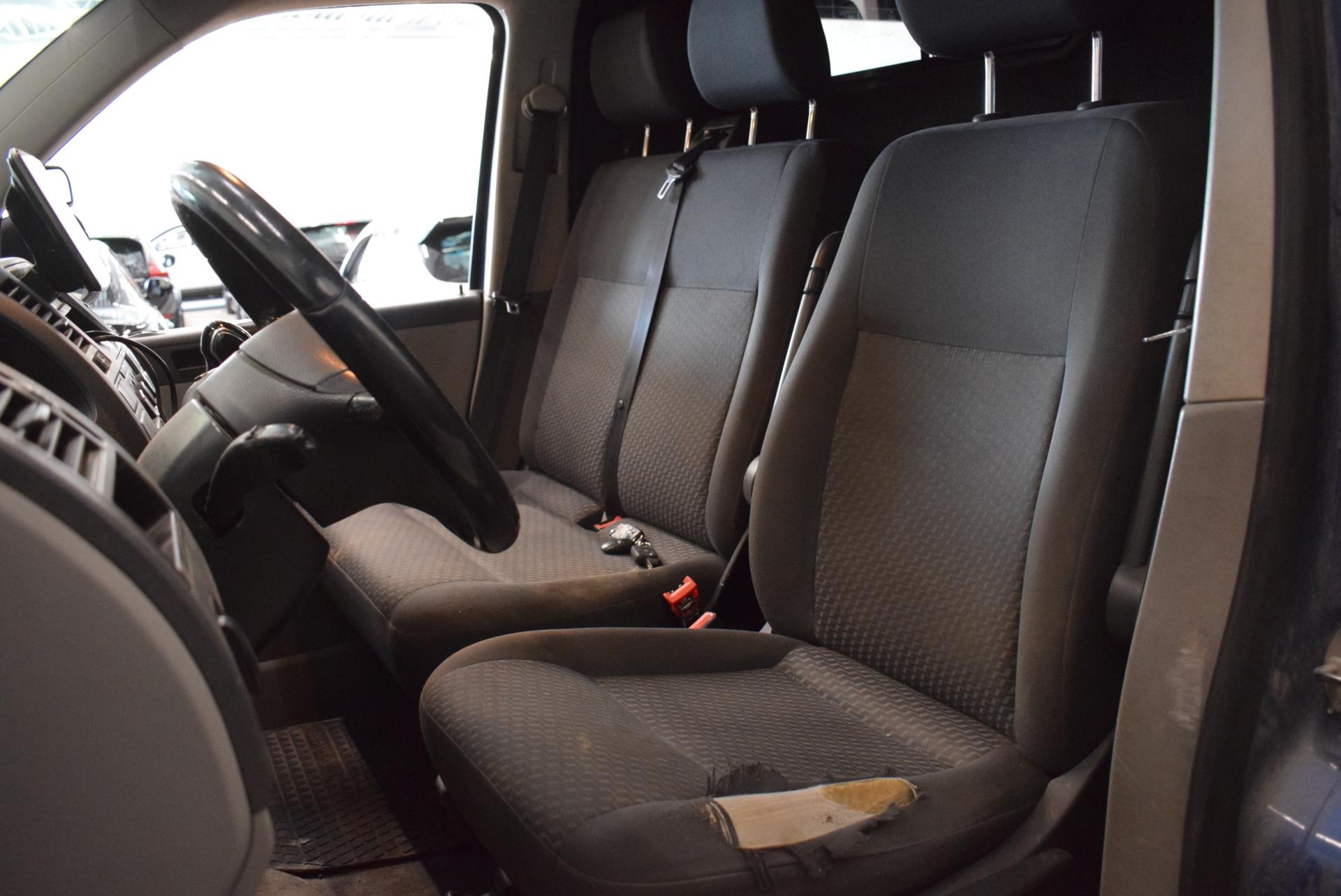 VOLKSWAGEN Transporter 10